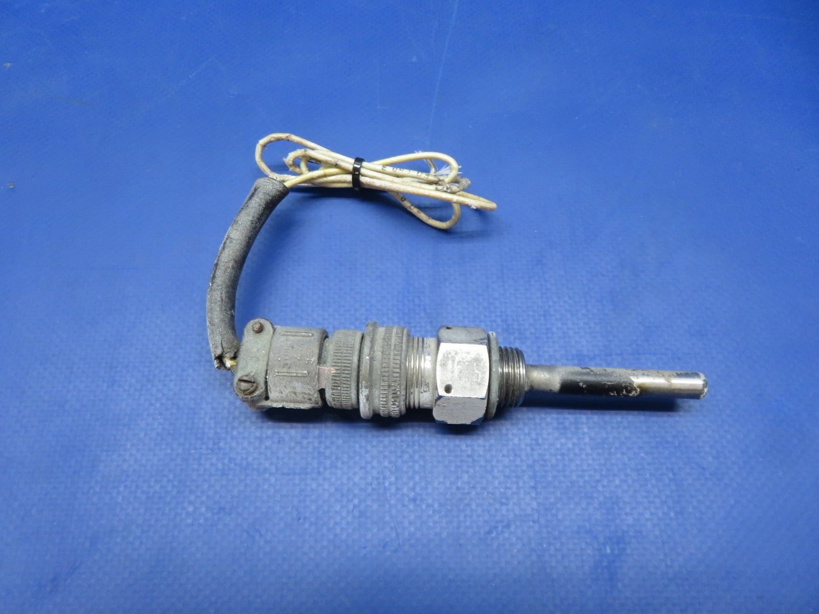 Cessna 310 / 310I Lewis Oil Temperature Probe AN5525-1 TESTED (0426-116)0