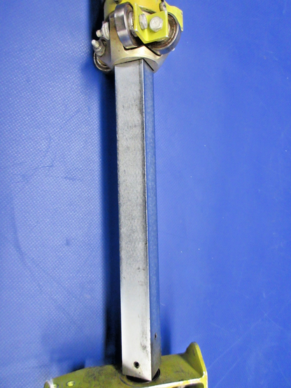 Piper PA-24-250 Comanche Pilot Control Wheel / Yoke P/N 20965-00 (0526-836)7