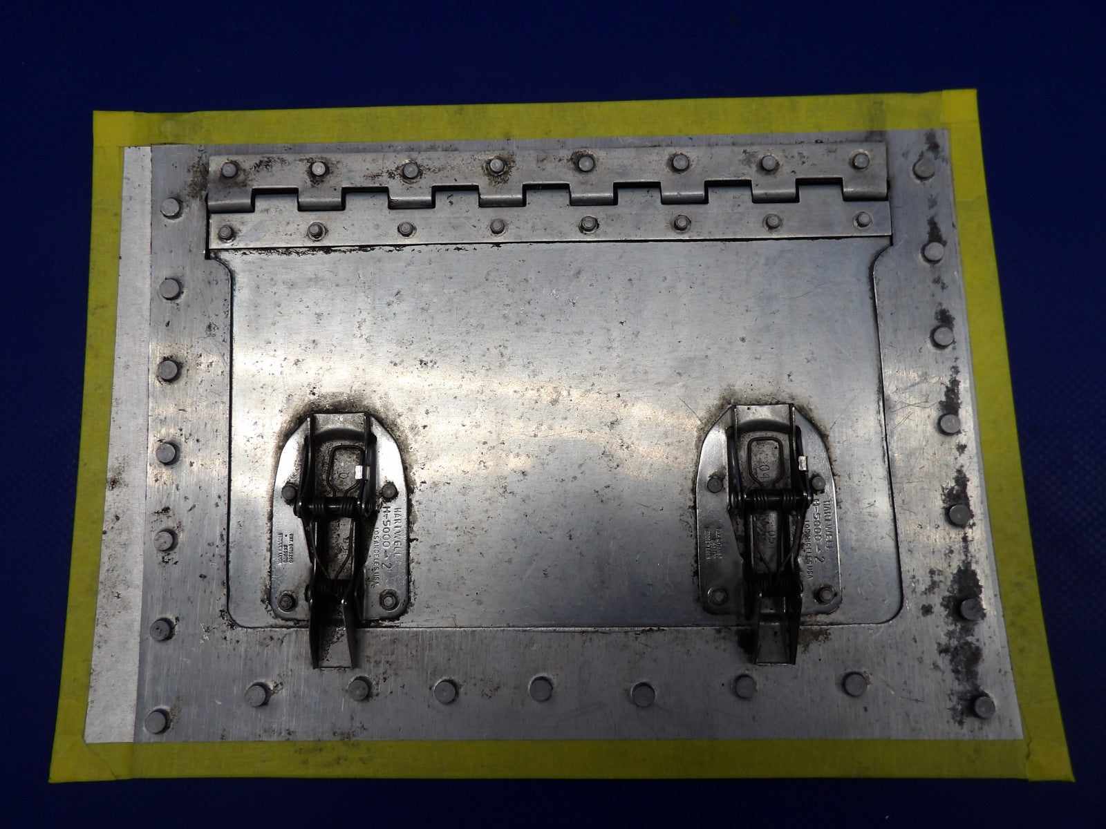 Beech 95 / D95A LH INBD / RH OTBD LWR Cowling Door P/N 95-910011-479 (0326-408)2