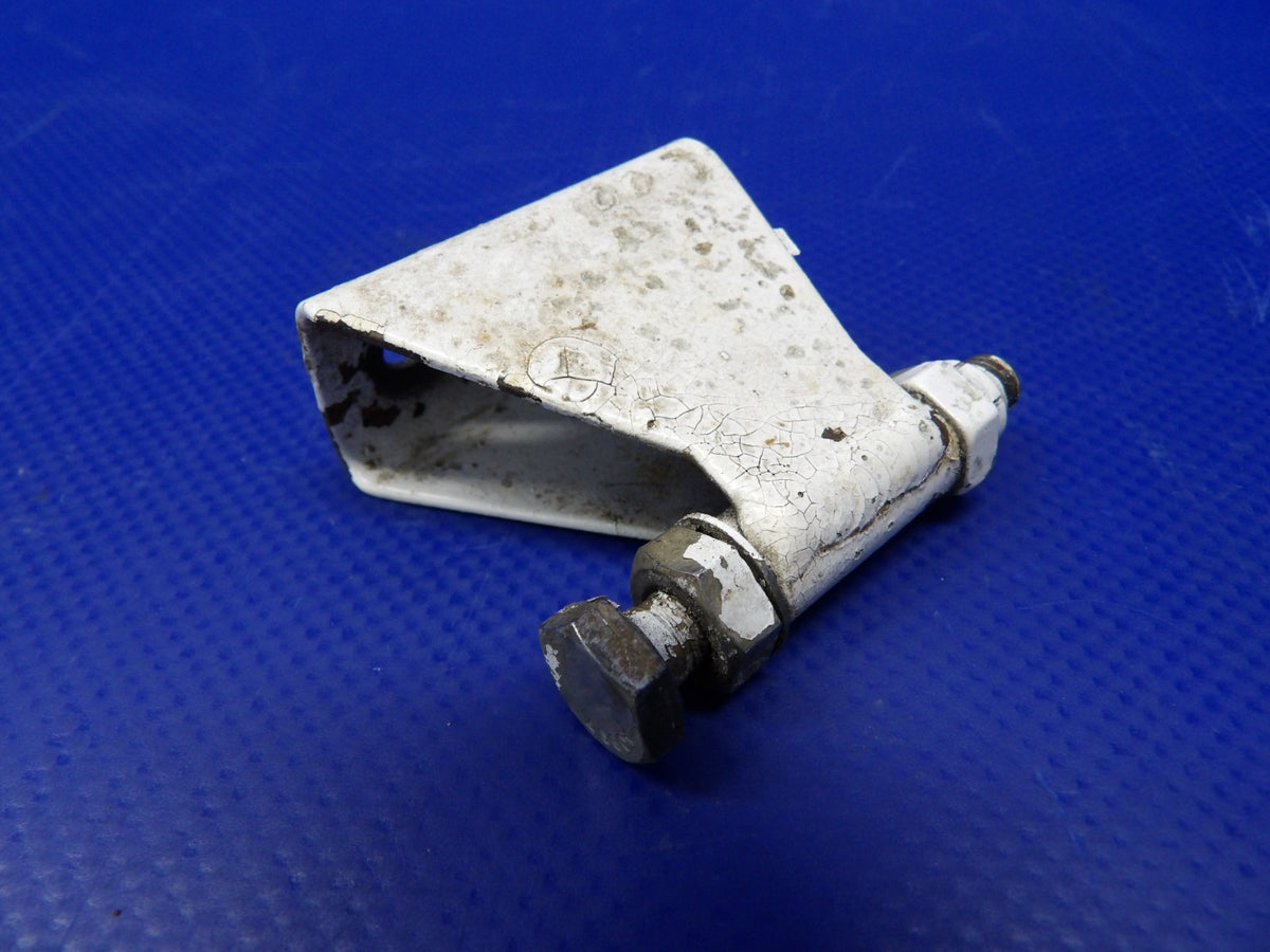 Piper PA-31T1 Cheyenne Nose Gear Idler Link Bracket (0626-1380)8