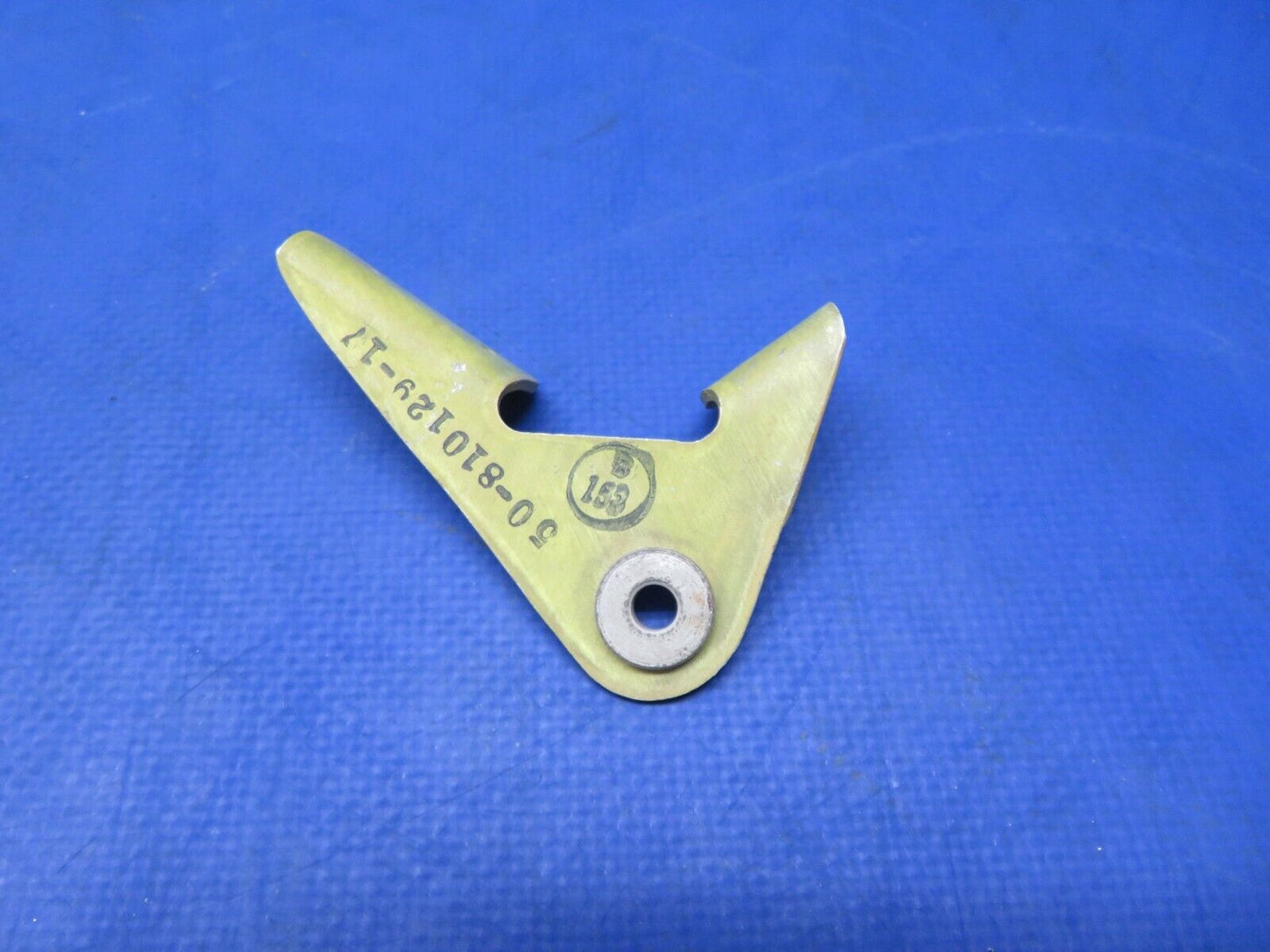 Beech / Bracket Support Assy P/N 50-81129-17 NOS (1023-184)