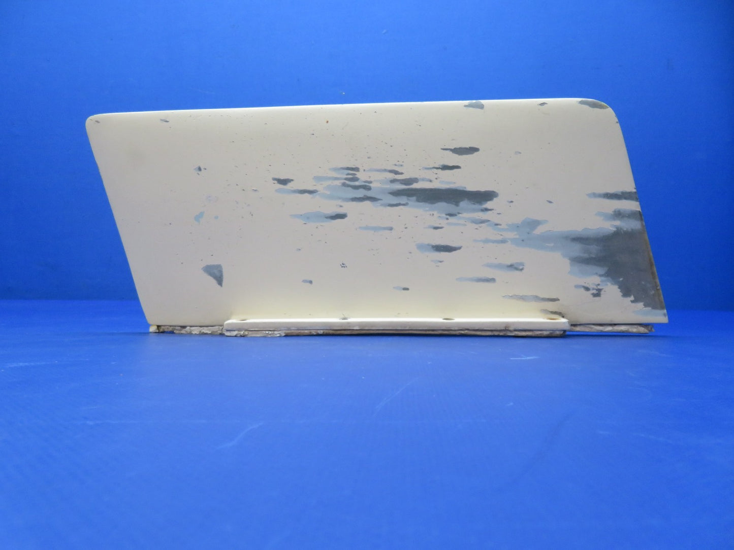 Cessna 421 Communication Components Antenna P/N VT10-02 (0326-243)2
