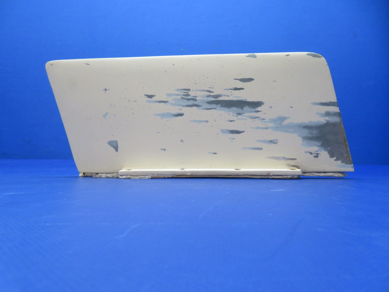 Cessna 421 Communication Components Antenna P/N VT10-02 (0326-243)2