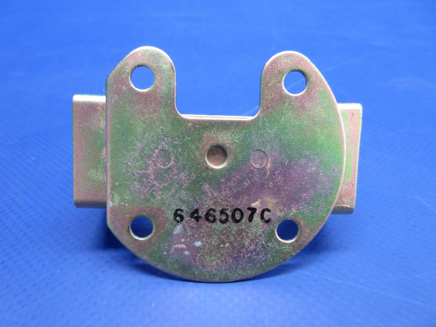 Continental TSIO / IO-360 Fuel Divider Manifold Bracket P/N 646507 NOS (0326-9909