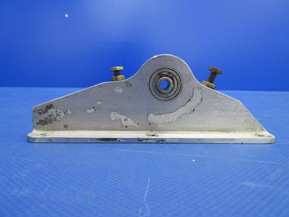 Piper PA-34-200T Seneca II Stabilator Attachment Fitting 95980-00 (0524-1218)