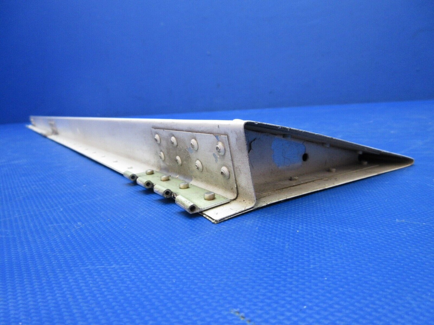 Piper PA-32RT-300T Lance II RH Stabilator Trim Tab P/N 38399-03 (0924-1412)