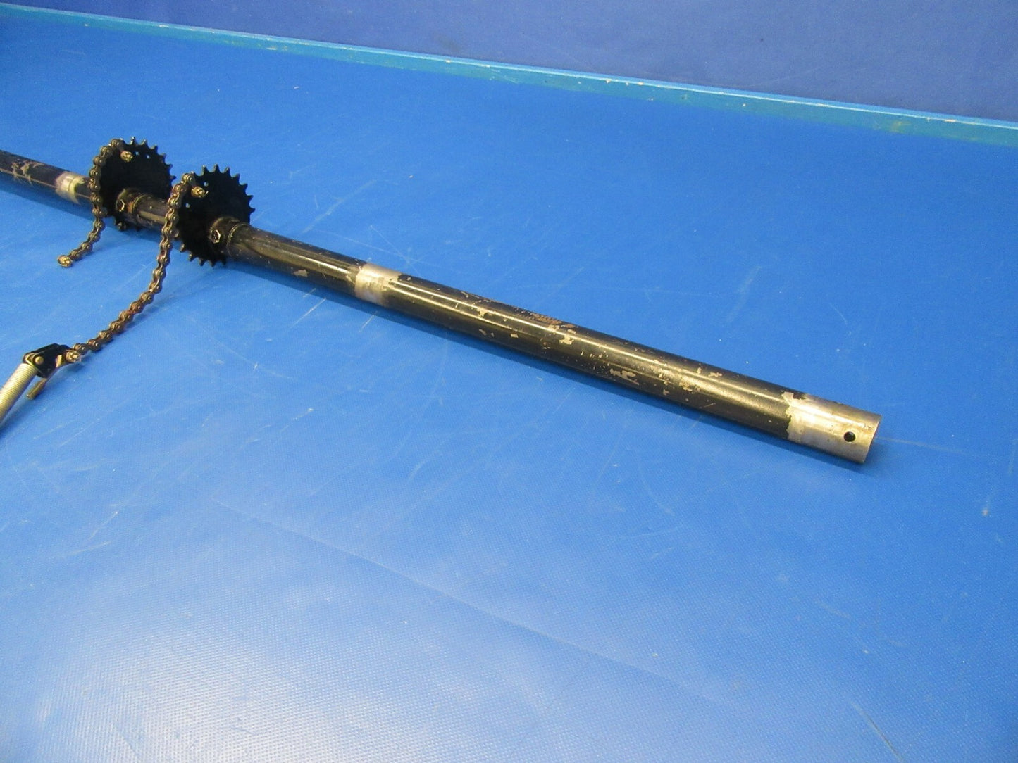 Piper PA-34-200T Seneca II Flap Torque Tube P/N 68452-03 (1119-404)4