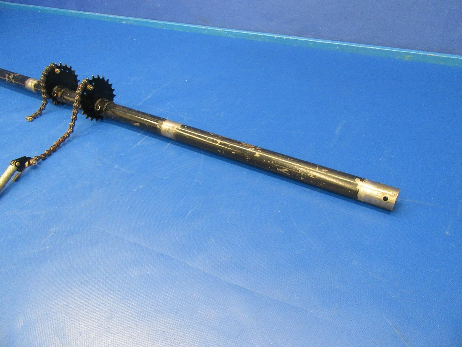 Piper PA-34-200T Seneca II Flap Torque Tube P/N 68452-03 (1119-404)4