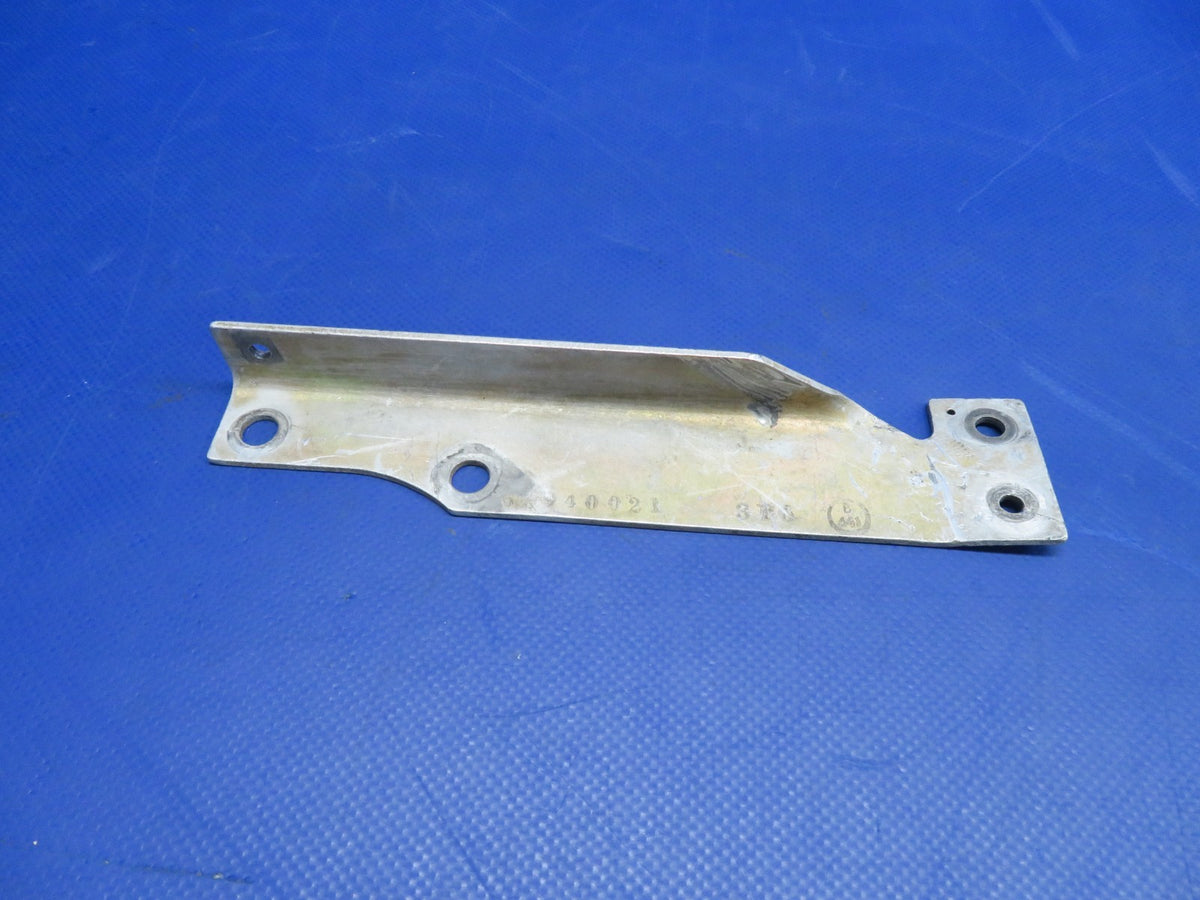 Beech 95-B55 Baron Continental RH Exhaust Bracket (0626-417)0