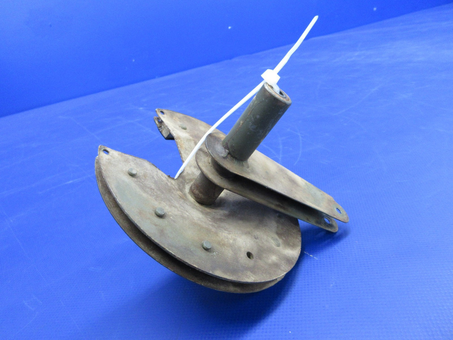 Cessna 182 / 182L Flap Drive Pulley & Actuator P/N C301002-0306 (0226-1033)9