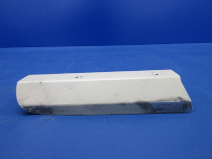 Beech 95 / D95A Travel Air Armrest Cover Plate Catch 35-534372-5 (0524-1078)
