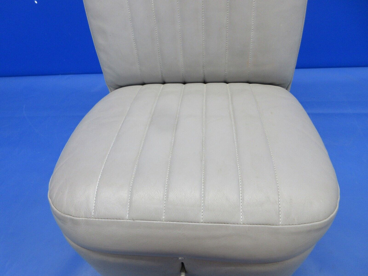 Piper PA-23-250 Aztec Rear Seat Assy LH P/N 16499-02 (0624-1351)