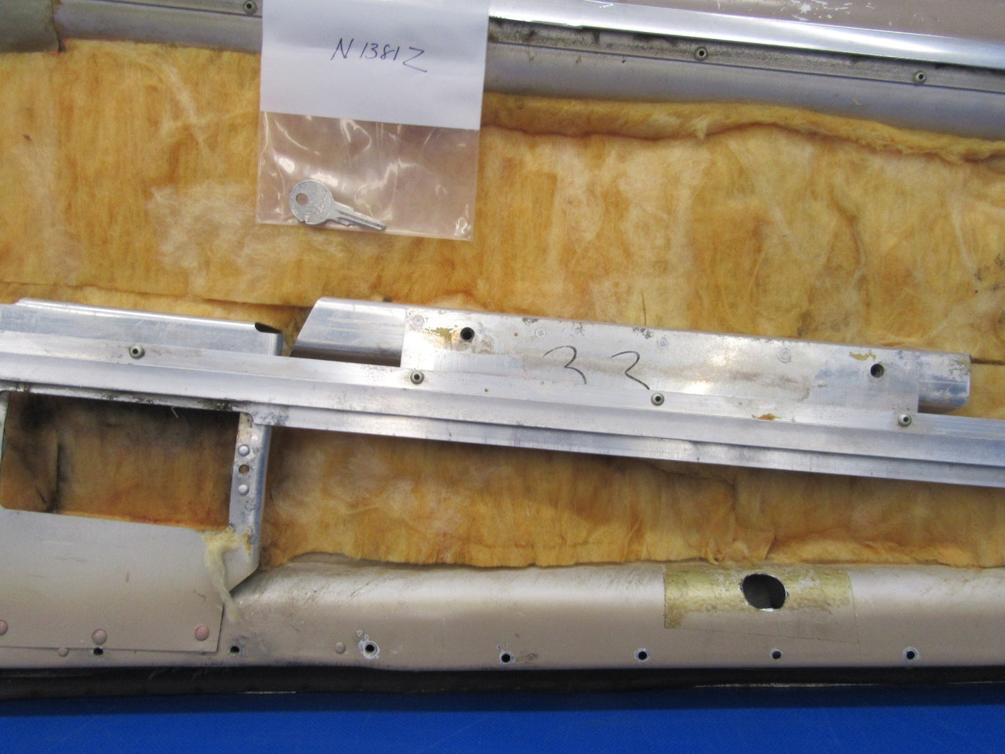 Beech Debonair 35-A33 Cabin Door RH w/ Key P/N 33-400300-603 (0119-64)8