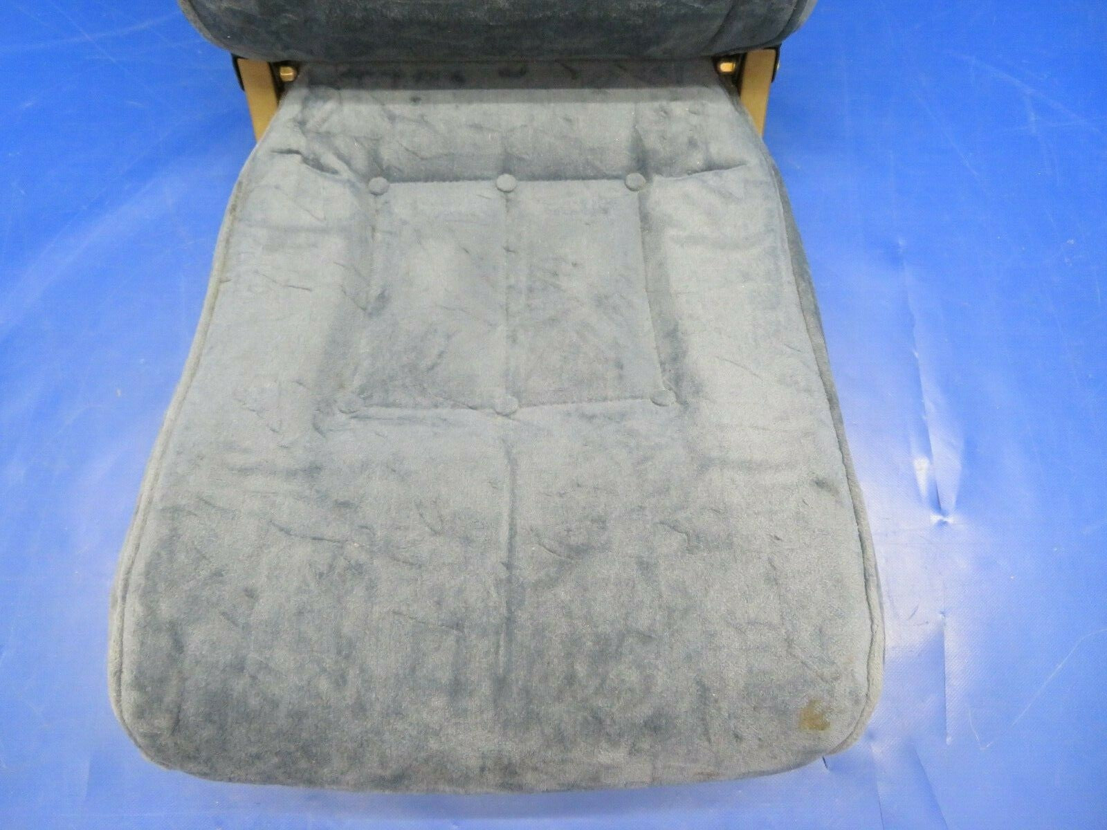 Piper PA-32RT-300 Passenger Seat Center LH Rear Facing P/N 96827-33 (0620-715)1