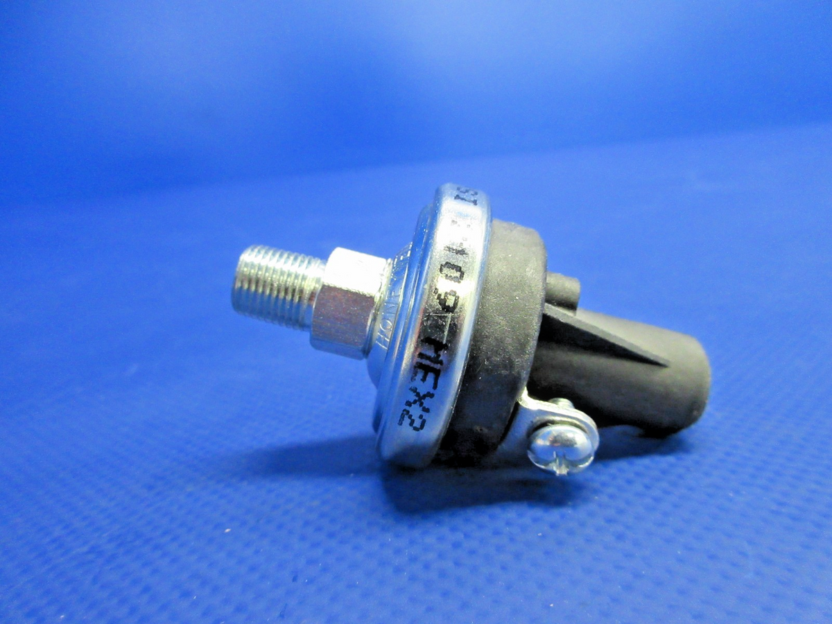 Honeywell Hobbs / Hour Meter Pressure Switch P/N 10-00813 NOS (0926-724)6