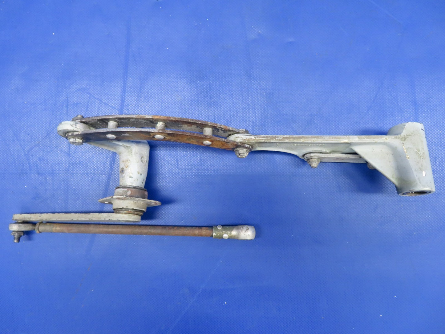 Cessna 421 LH Main Gear Door Retract Linkage P/N 0841104-3 (0726-432)5