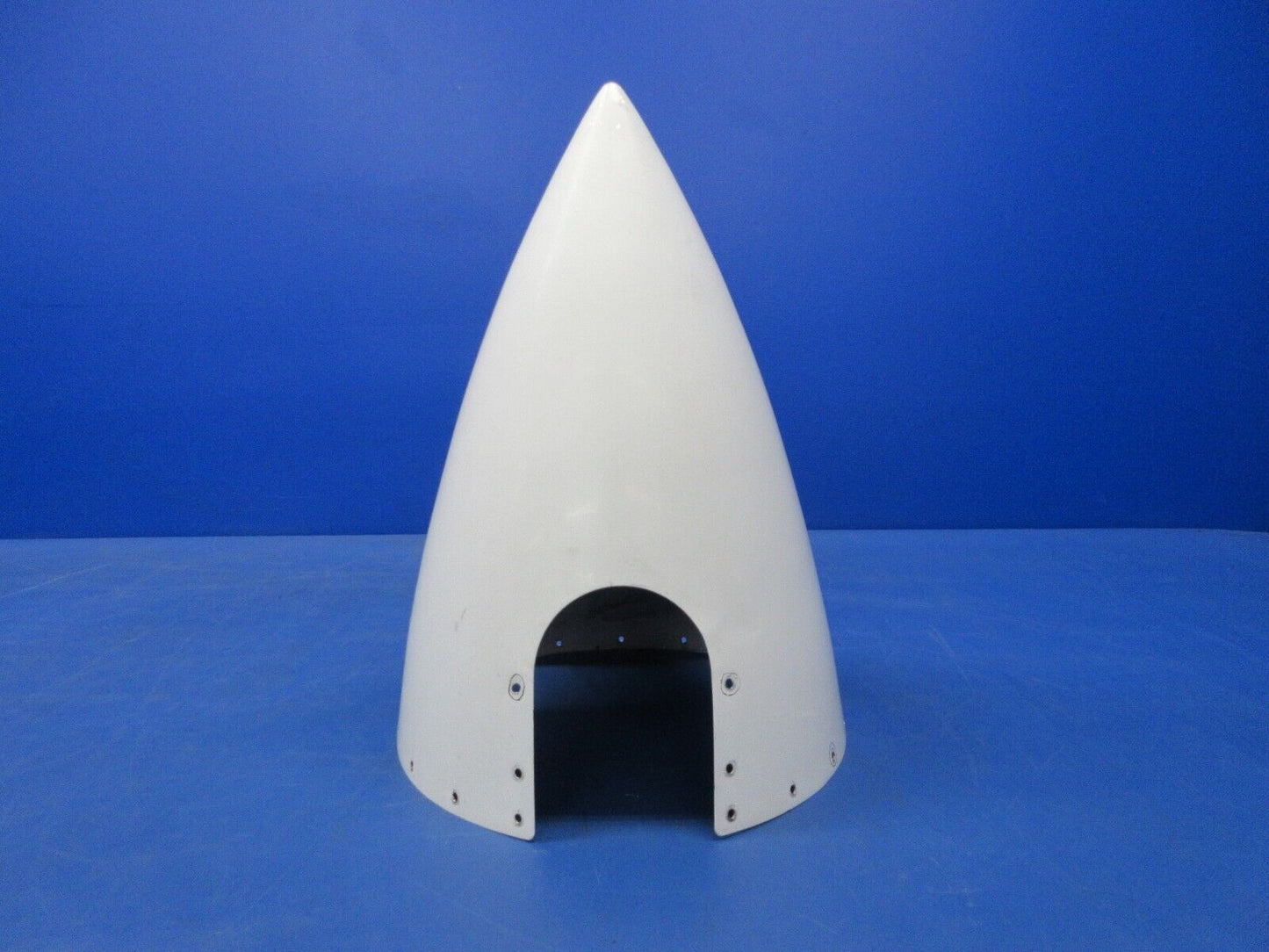 Cessna 310R McCauley Propeller Spinner Dome 3-Blade Prop P/N D3534 (1024-1352)