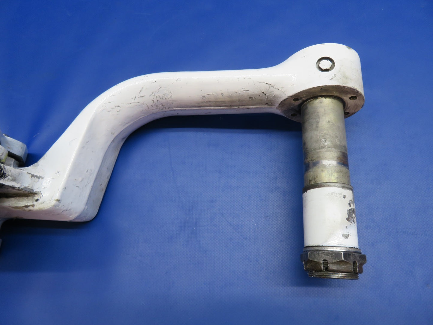 Beech C23 Sundowner Nose Landing Gear P/N 169-810000-661 FOR PARTS (0824-2005)12