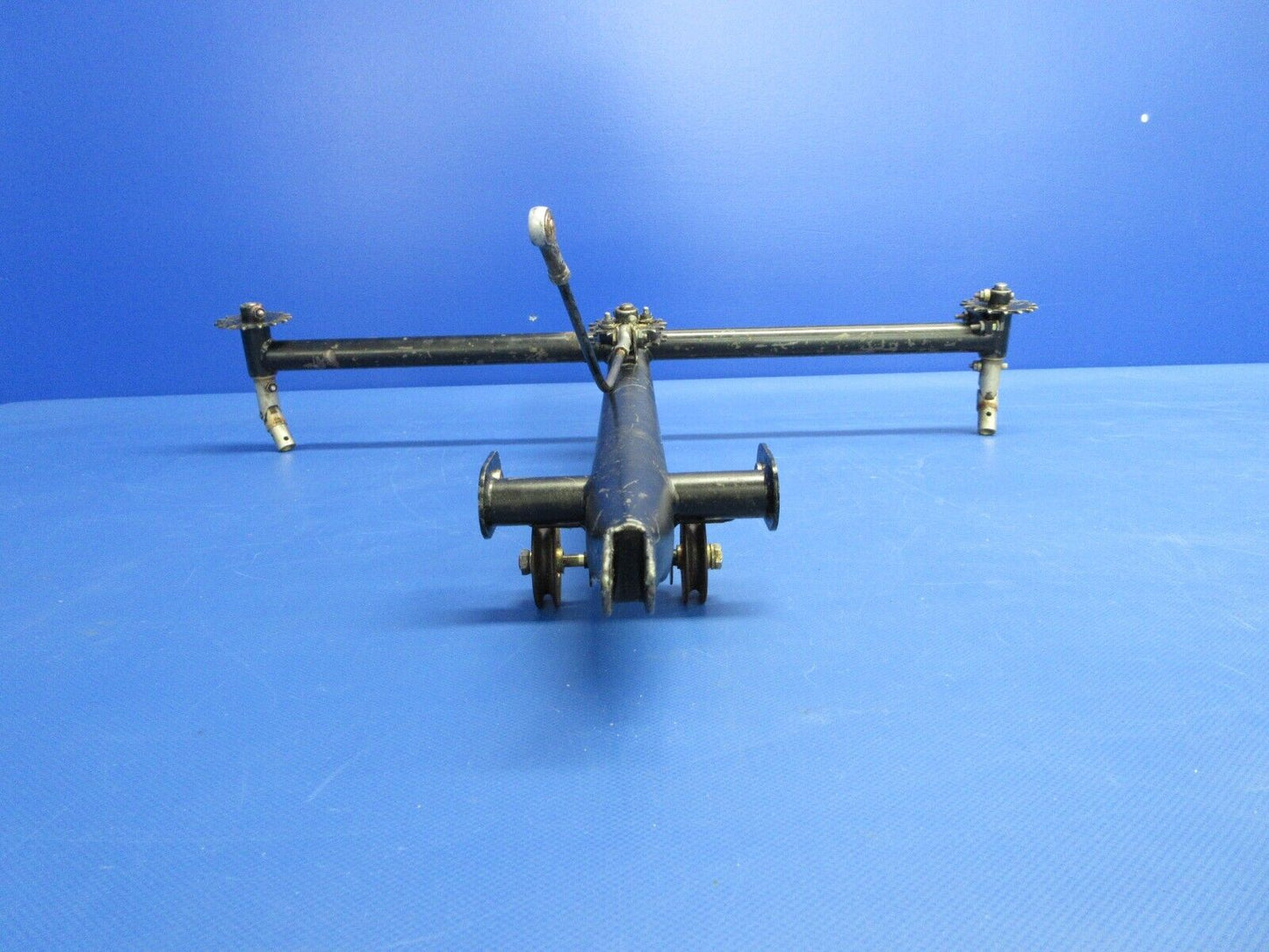Piper PA-34-200T Seneca II Central Column Tee Bar Assy P/N 62703-34 (0524-2077)