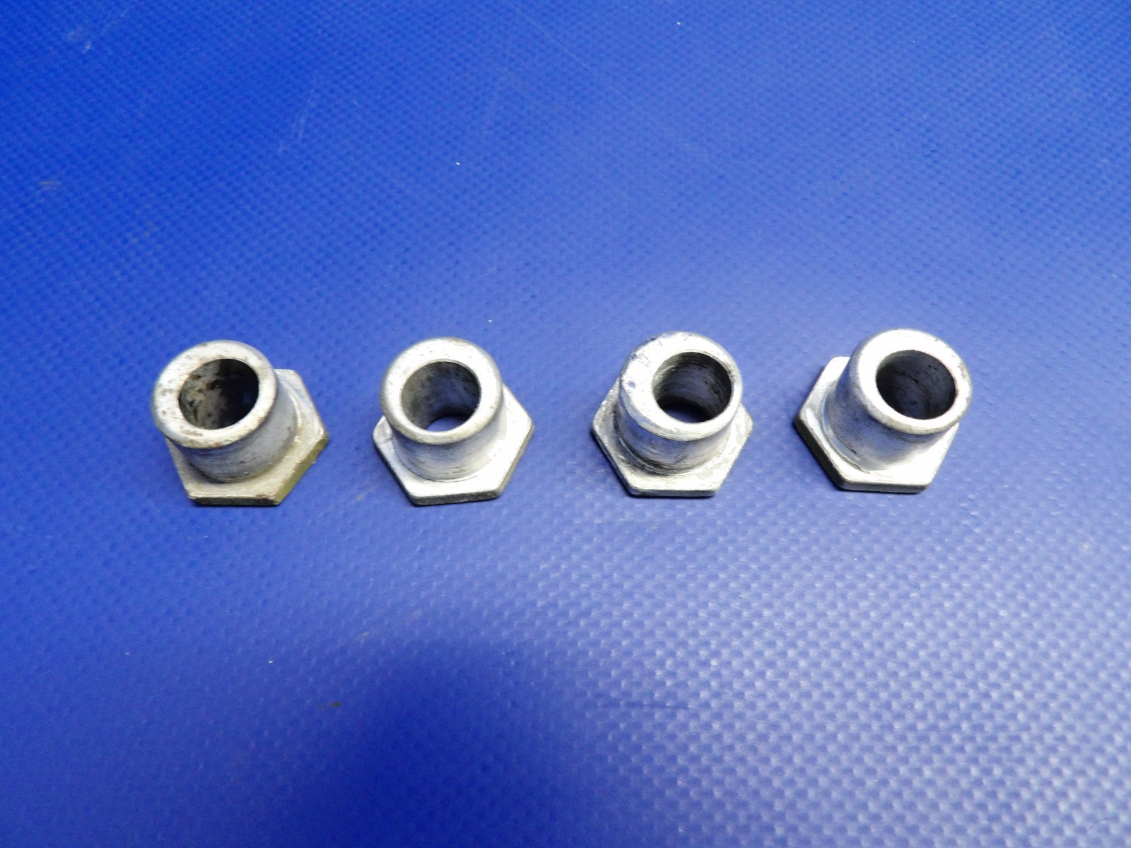 Cessna 172 / 172G Wing Bolt Bushing P/N 0512123 LOT OF 4 (0326-1216)0