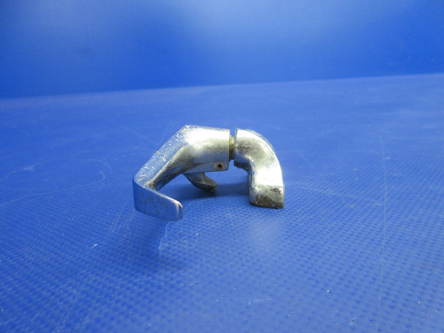 Cessna 172 / 172M LH Cabin Door Window Latch P/N S1483-2 (0826-726)5