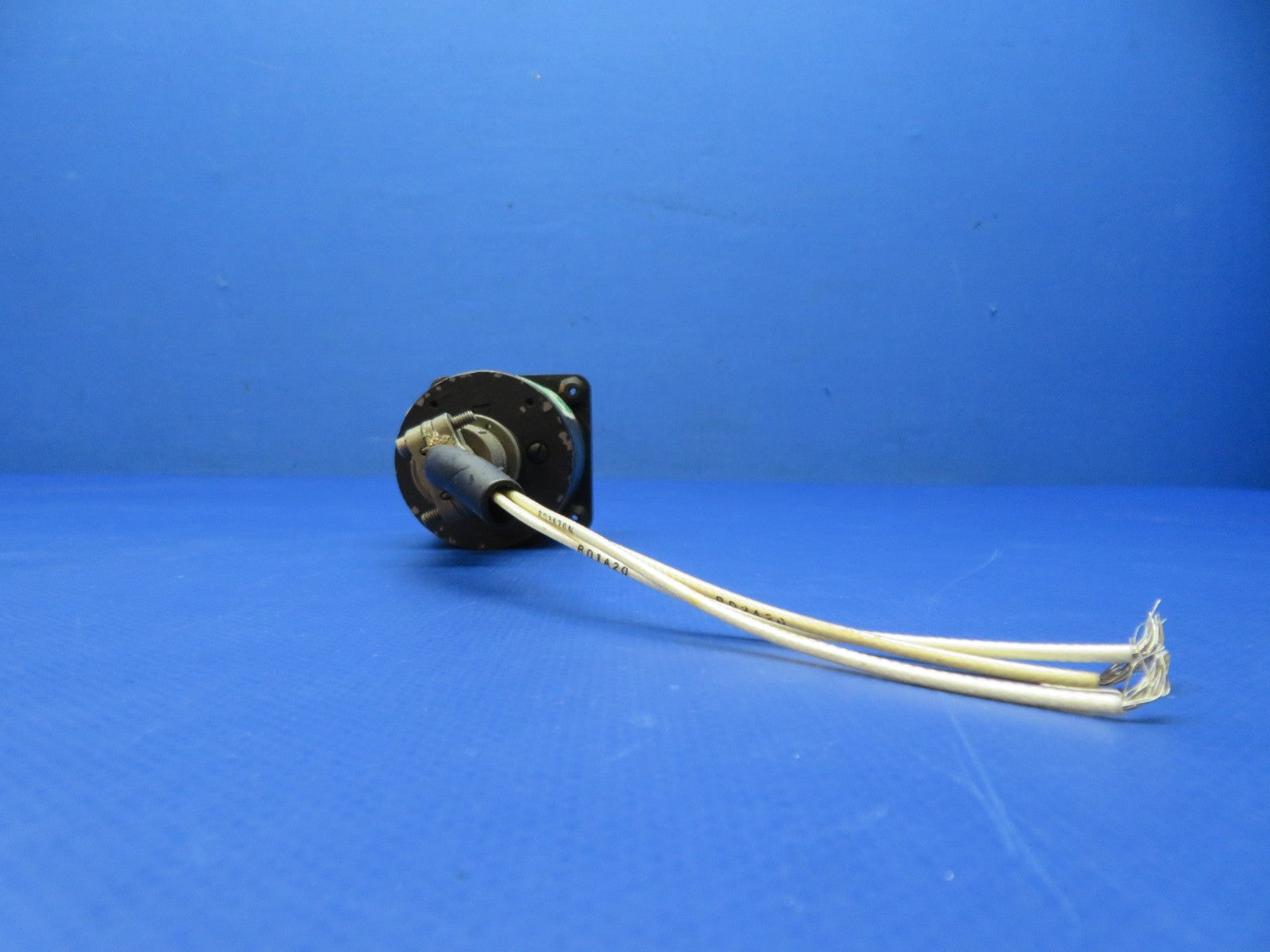 Cessna 421 Outside Air Temperature Gauge w/ Connector CM2628L1 TESTED (0326-165)4