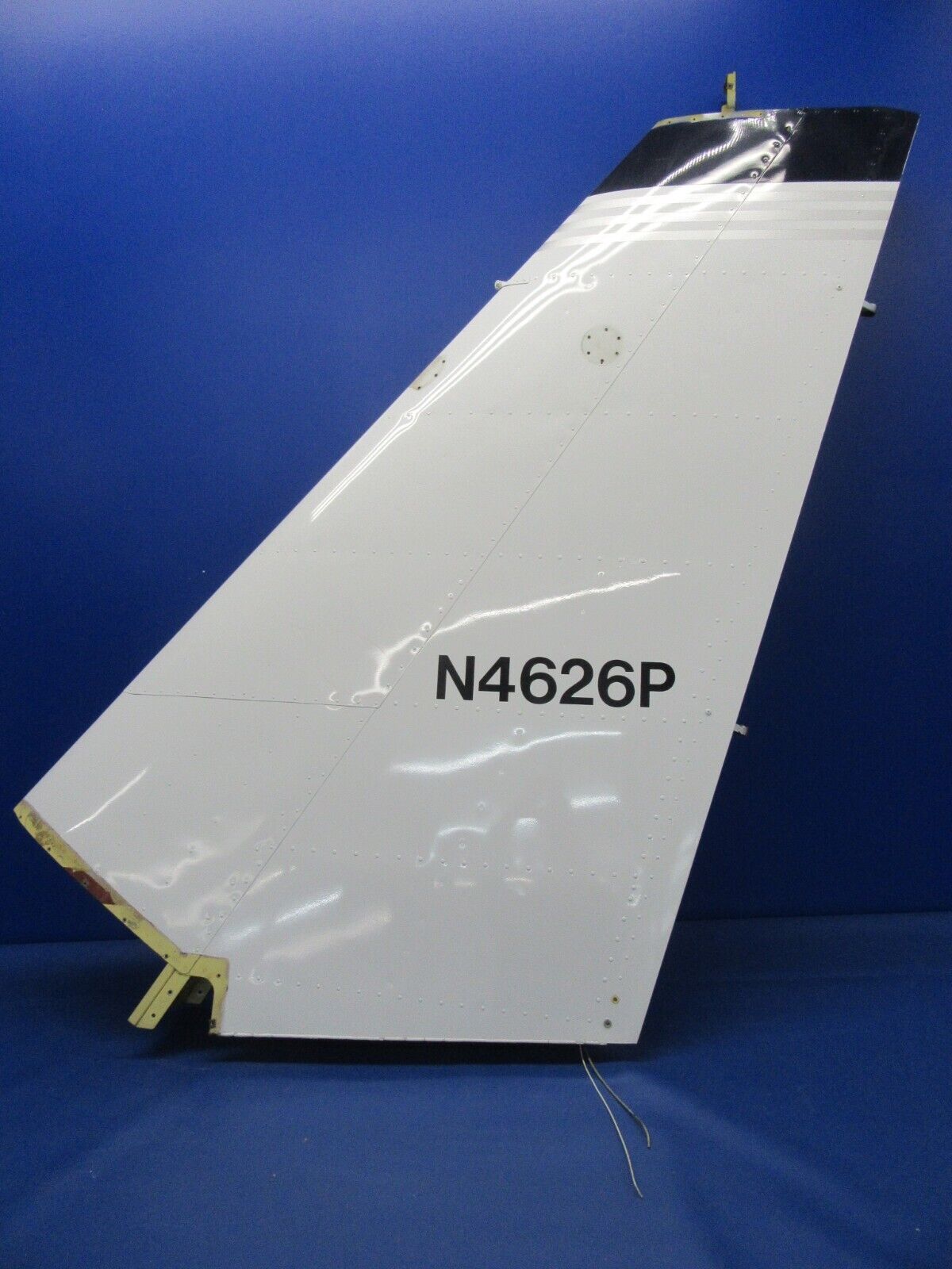 Piper PA-23-250 Aztec Vertical Stabilizer / Fin Assy P/N 16200-00 (0424-02)