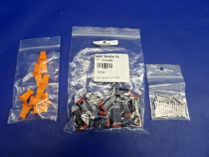 Cirrus Tanis Harness Plastic Socket P/N TCS2598 NOS LOT OF 10 (0426-1228)1