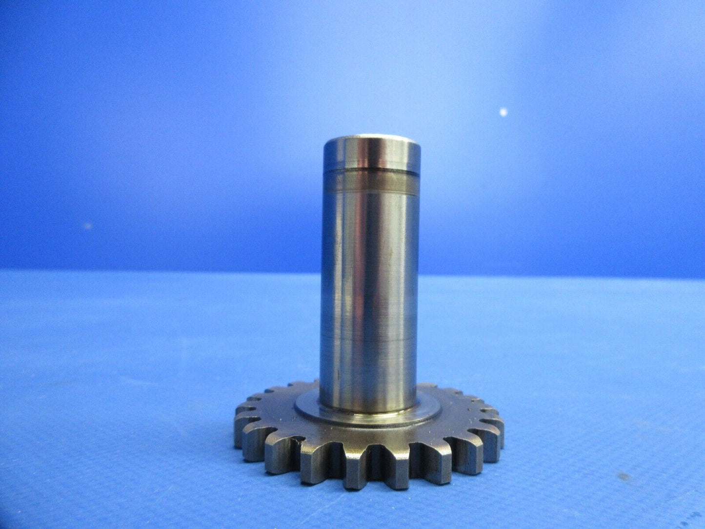 Continental E-225 Accessory Drive Shaft Gear (0824-910)