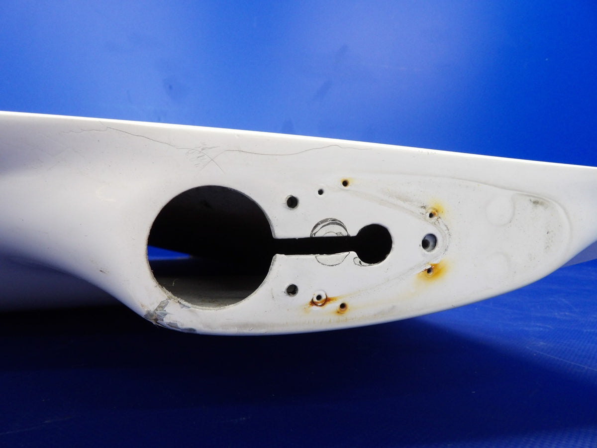Minor Damage / Cirrus SR22 Left Hand Wing Tip P/N 13380-003 (0926-1241)5