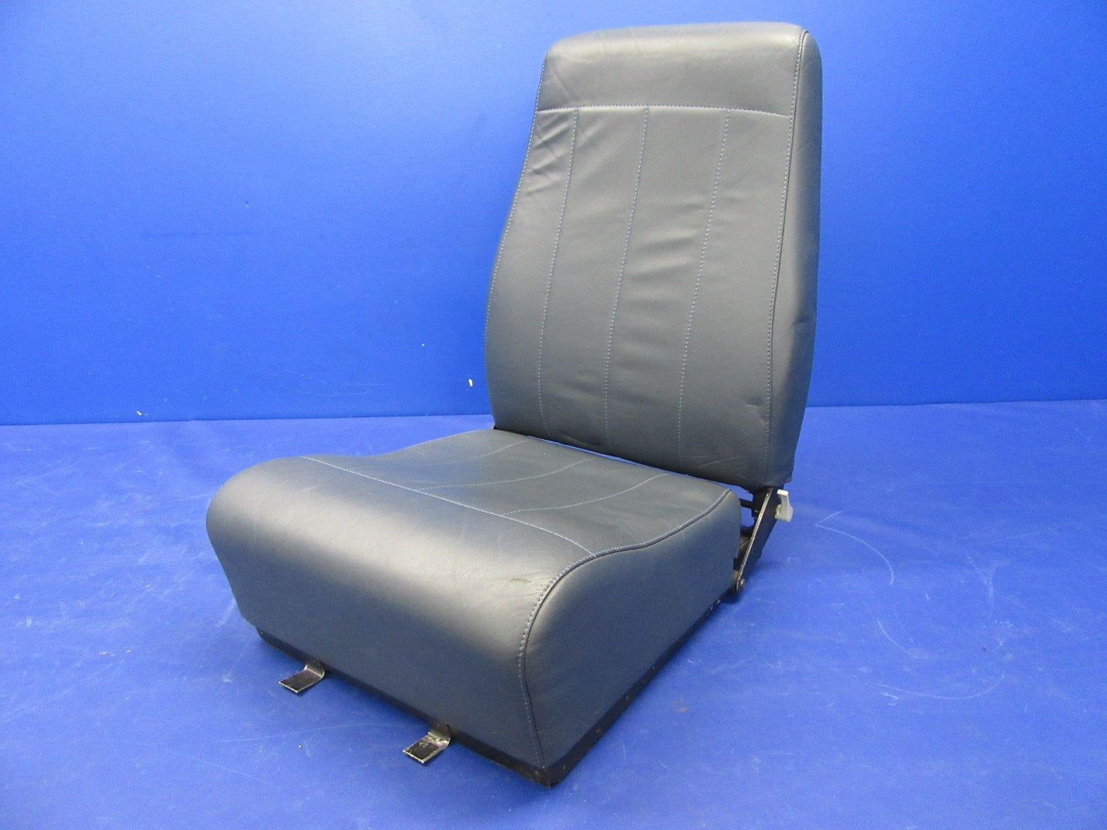 Beech 76 Duchess LH Rear Seat P/N 169-534045-113 (0326-53)0
