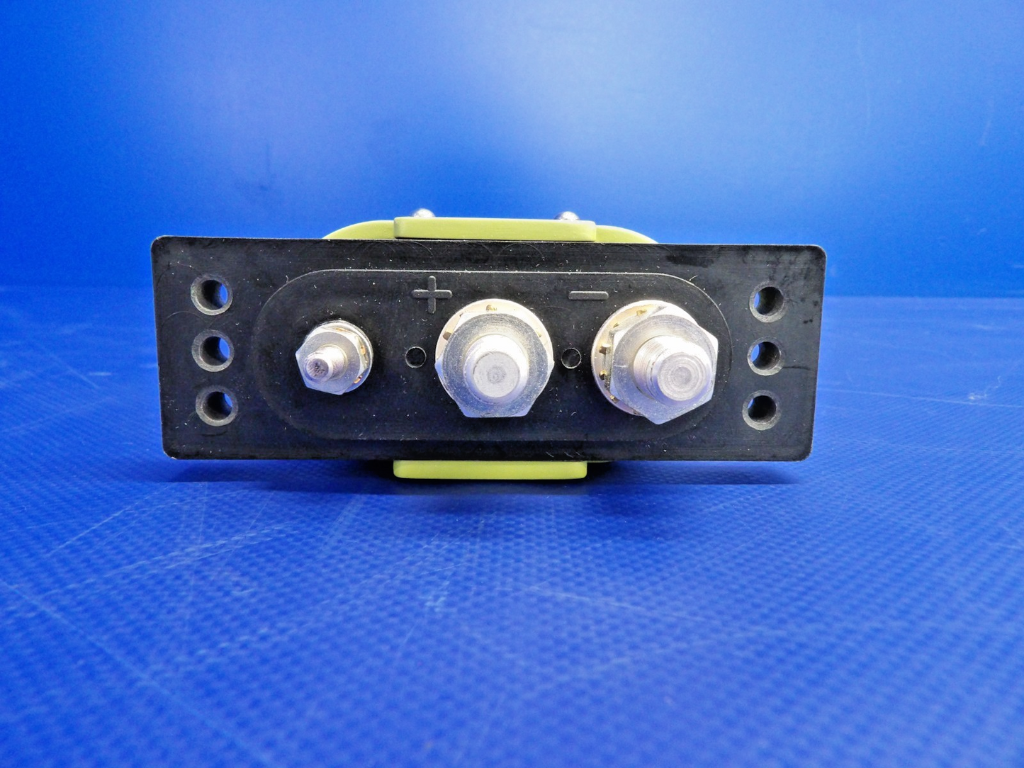 Corsair Ground Power Connector 28V P/N MS3506-1 NOS (0326-1222)9