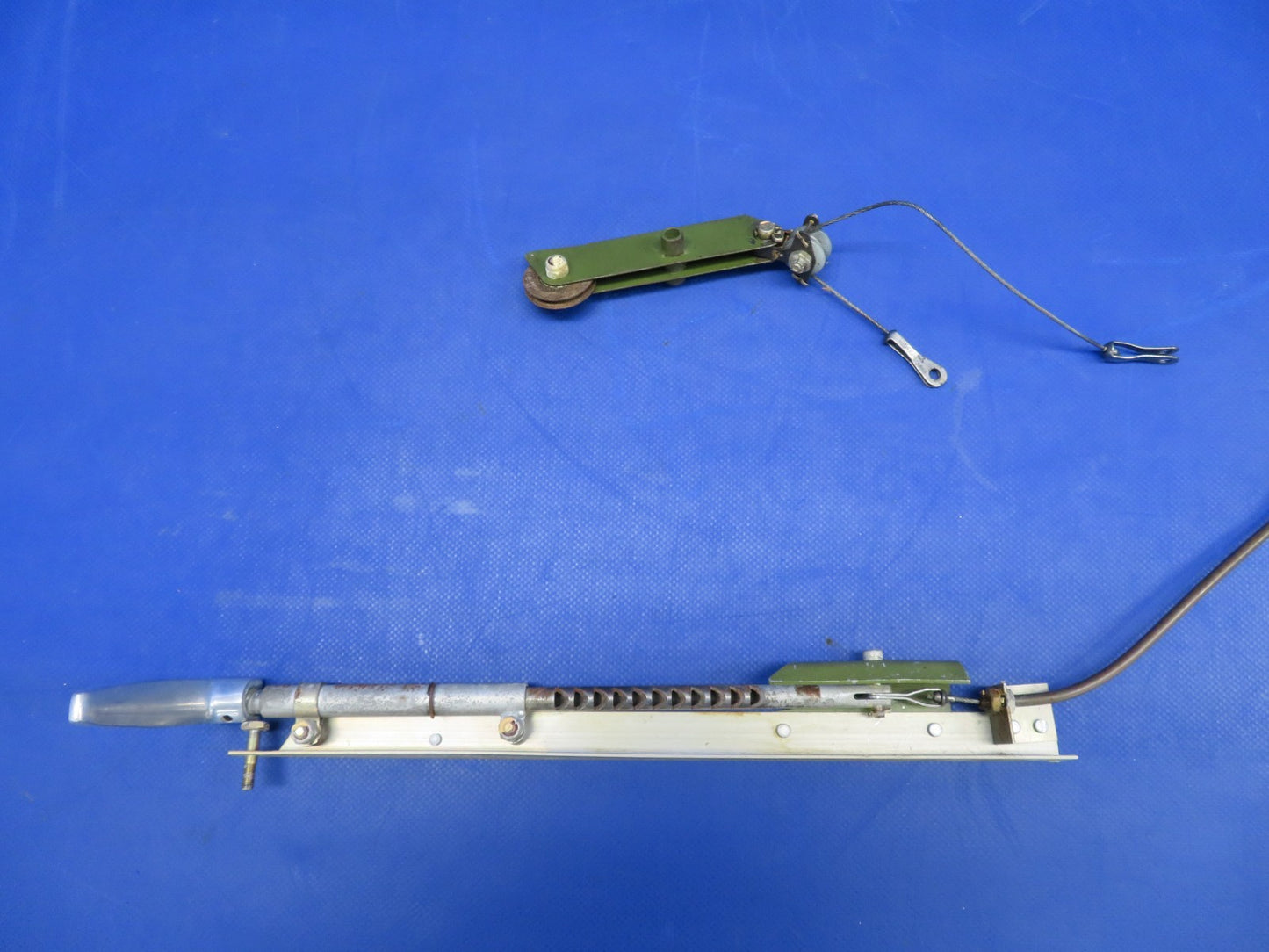 Cessna 172M Parking Brake Handle & Bellcrank P/N 0813150-55 (0826-411)1