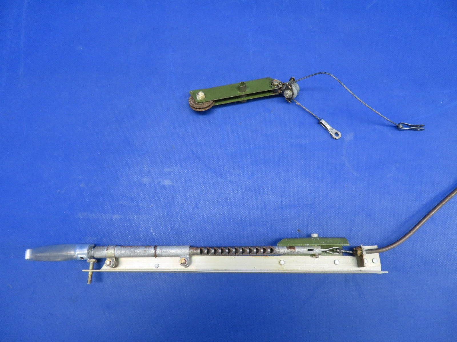 Cessna 172M Parking Brake Handle & Bellcrank P/N 0813150-55 (0826-411)1
