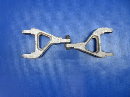 Piper PA-46 Malibu Mirage Nose Gear Torque Link Assy P/N 106680-02 (0424-611)