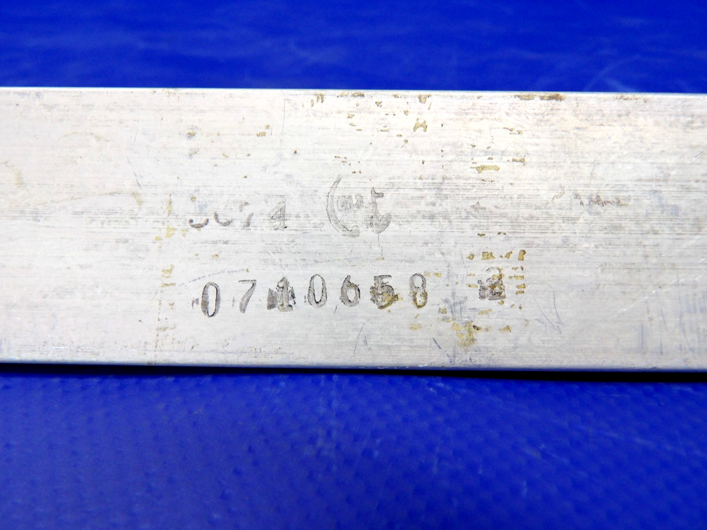 182 Cessna Seat Rail P/N 0710658-2 NOS (0326-1268)4