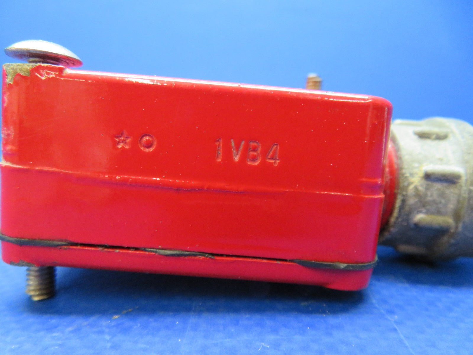 47031762