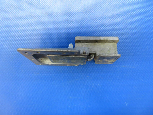 Cessna 150 / 152 Door Latch P/N 0413388-1 FOR PARTS (0724-1831)