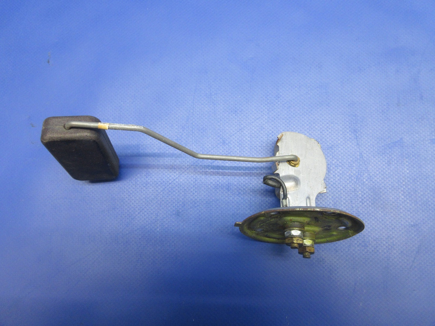 Beech Auxiliary Fuel Level Transmitter OTBD LH P/N 95-380013-1 TESTED (1225-790)1