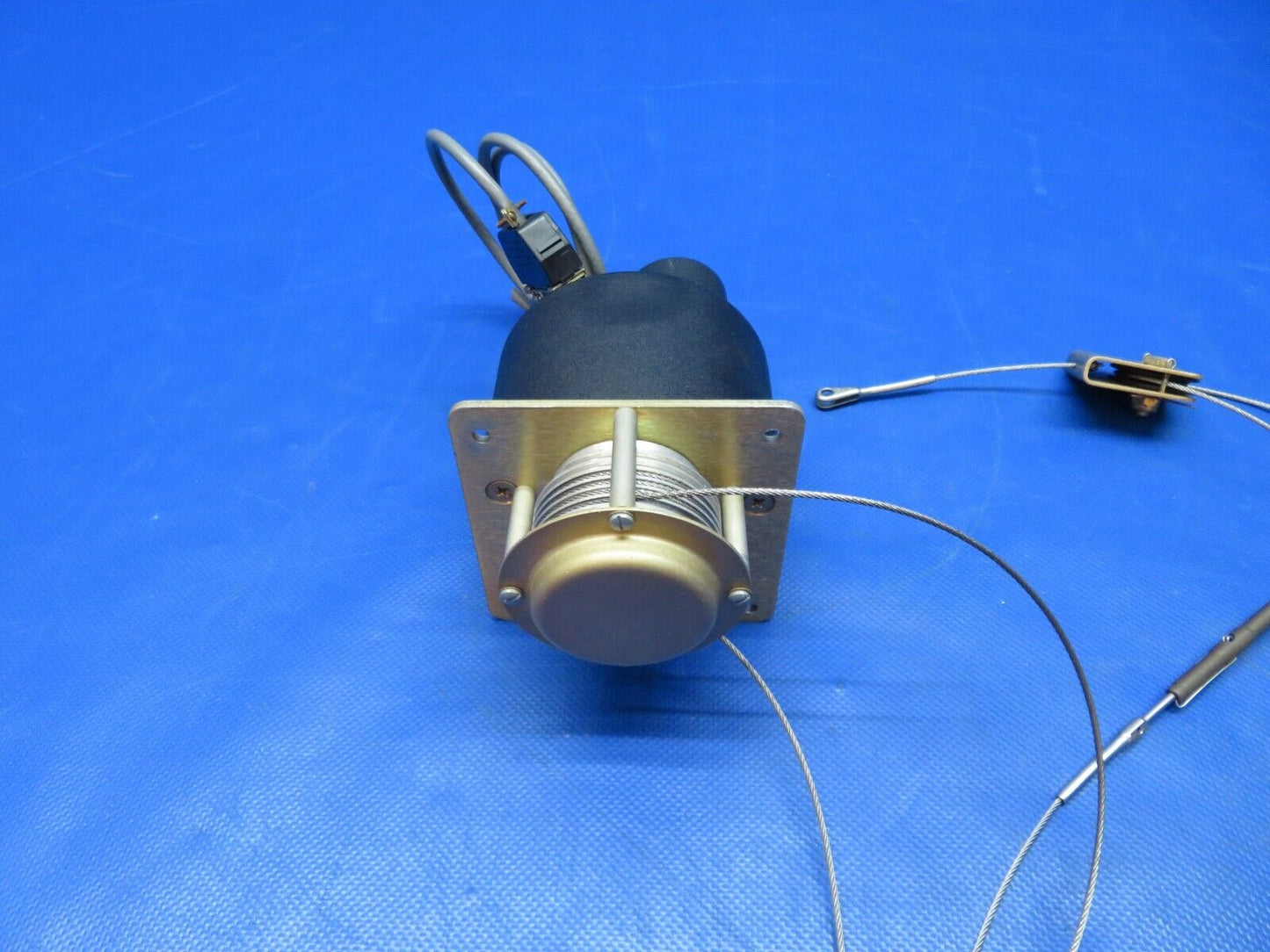 Mooney M20 / M20E S-Tec Pitch Servo w/ Connector P/N 0107-P5 WARRANTY (0424-209)