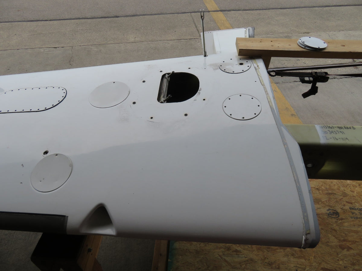 DAMAGED 2005 Cirrus SR22 Left and Right Hand Wing FIBERGLASS EDUCATION (0826-99)11