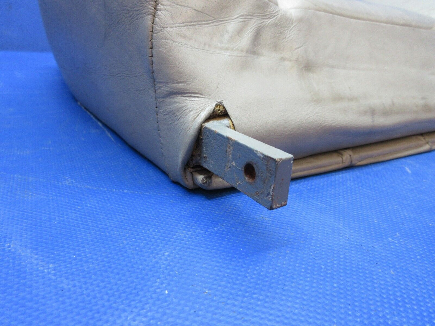Cessna 172 / 172P Upholstered Seat Back Assy P/N 0514181-3 (0824-1236)