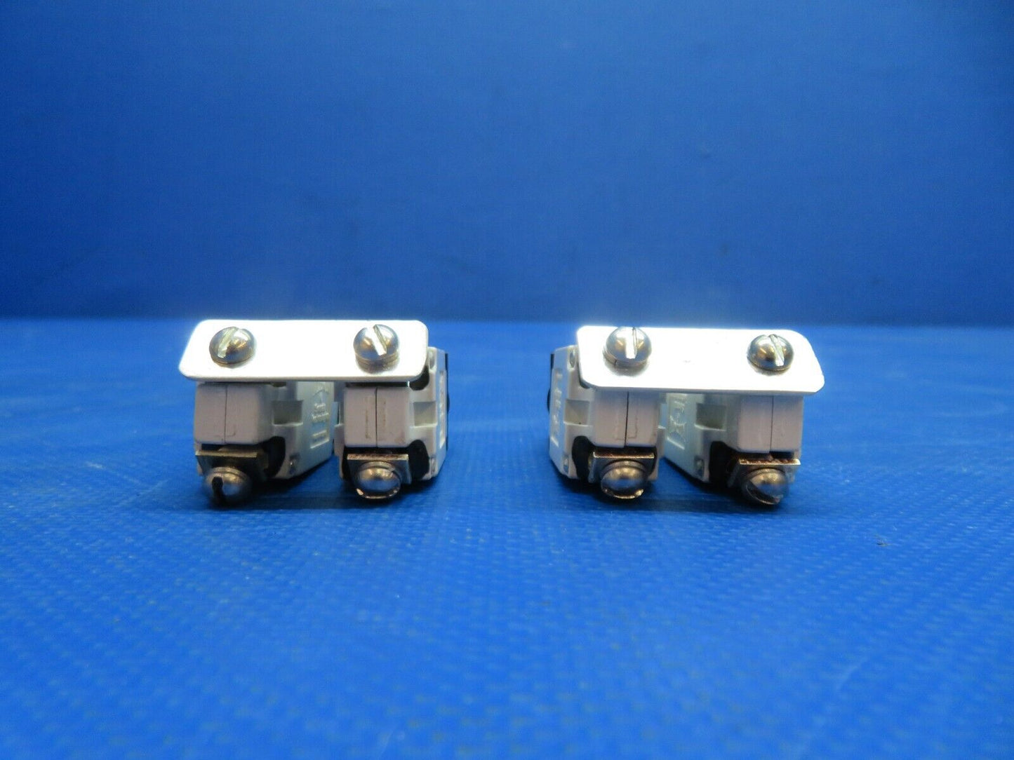 Piper PA-28-181 Relays / Circuit Breakers 24v P/N 187-32C200 LOT OF 6 (1124-132)