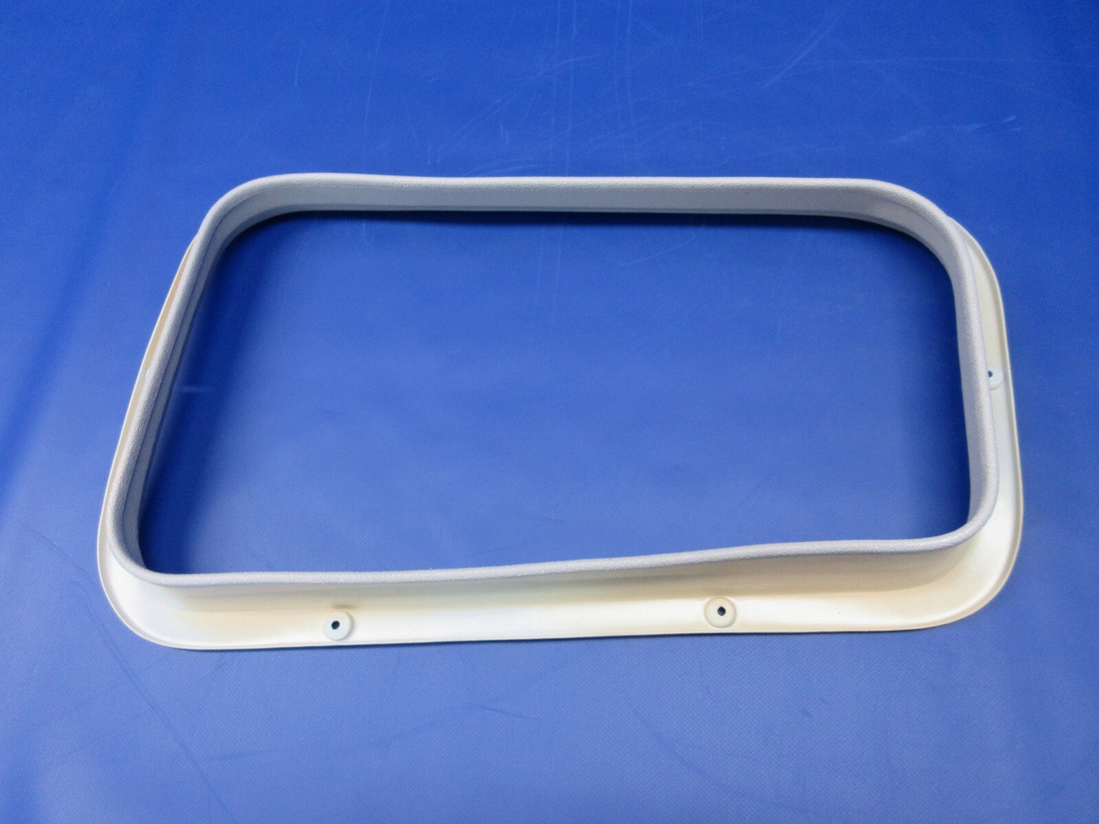 1996 Piper PA-28-181 Archer III RH FWD Window Reveal P/N 84277-19 (1224-2010)1