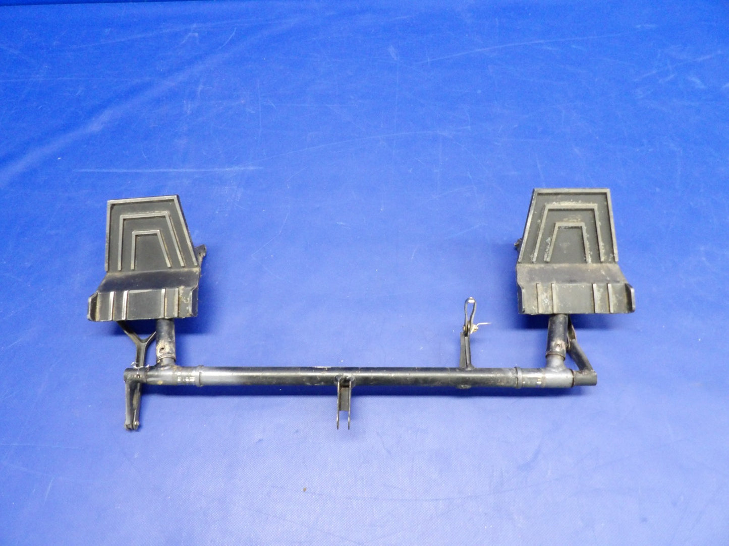 Cessna 182 / 182L Rudder Pedals And Bars P/N 0760678-1, 0760604-1 (0226-2041)12