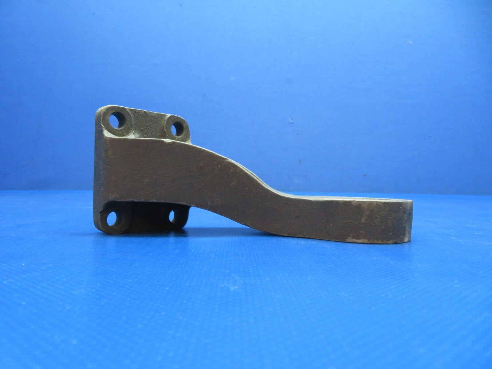 Continental E-225 Engine Mount Bracket RH Front P/N 531242 (1124-167)1