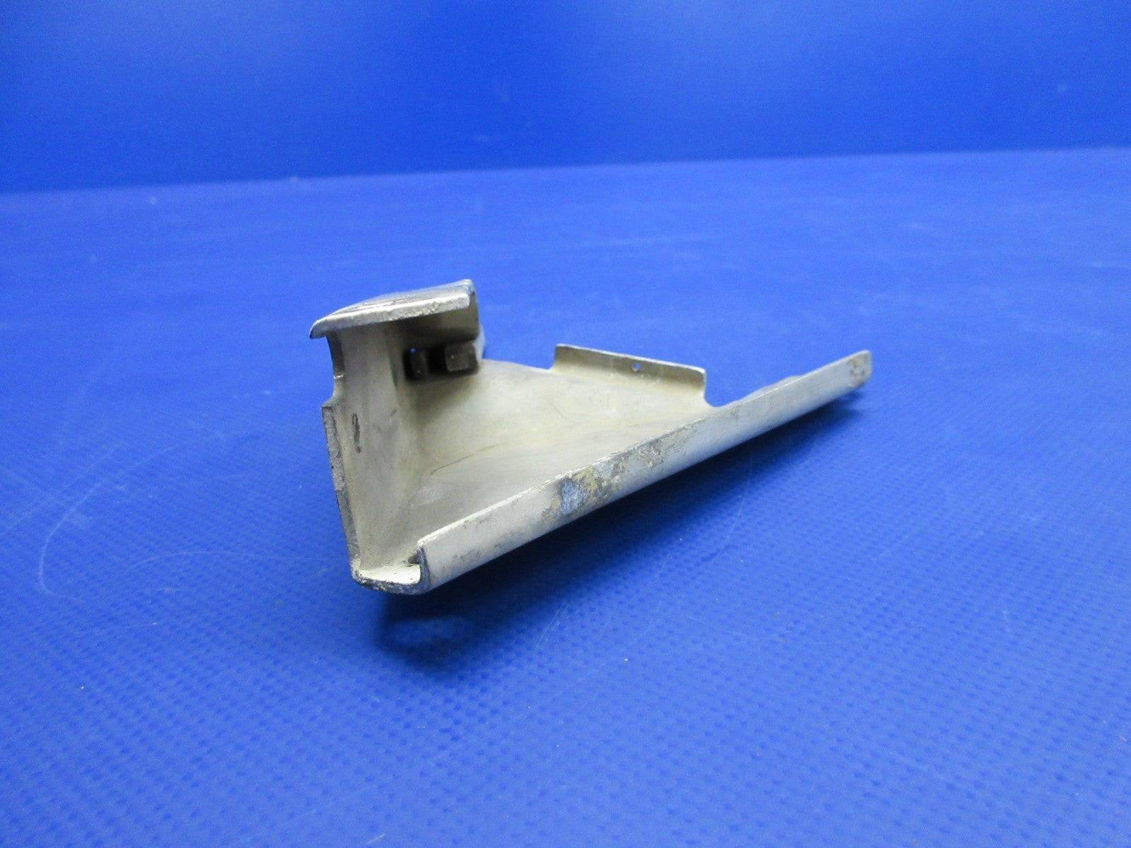 Beech 95 / D95A Travel Air LH Main Gear Up Lock P/N 35-815077-8 (0326-799)5