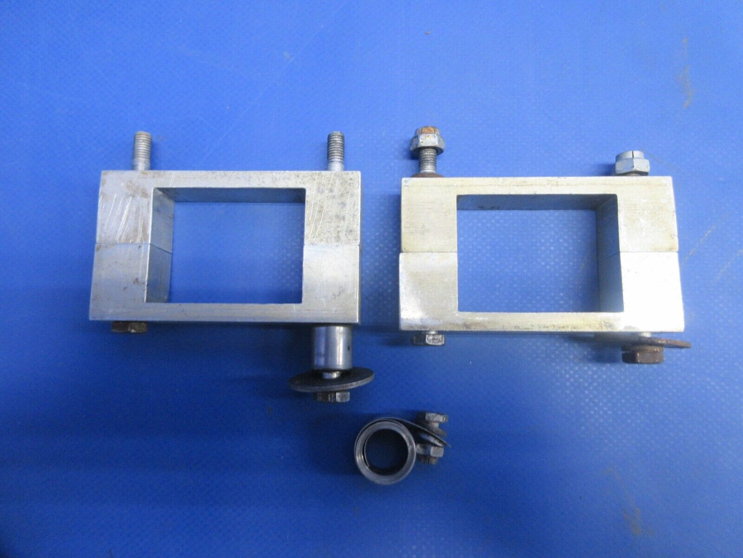 Mooney M20 / M20C Retractable Step Bearing Block Set P/N 840006 (1024-803)