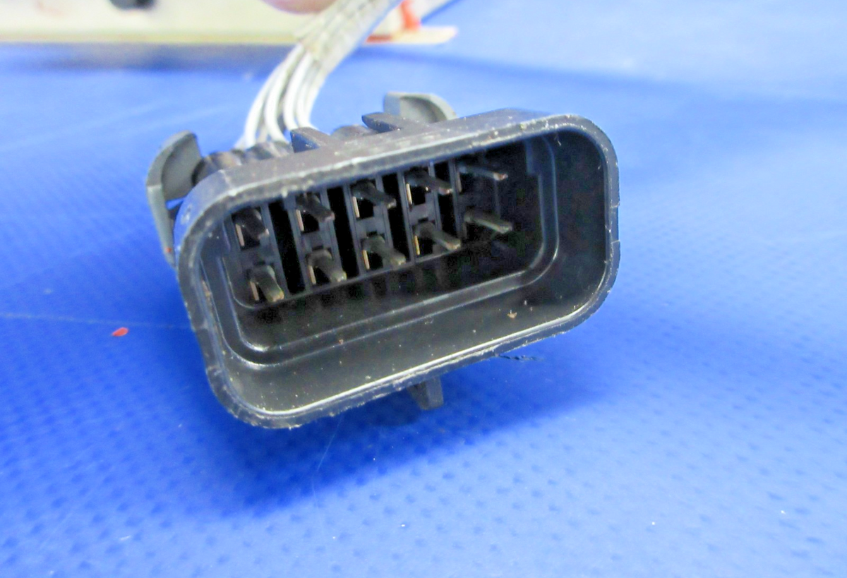Cirrus SR22 Master Control Unit w/ Power Plug MCU120 P/N 16600-011 (0926-840)7