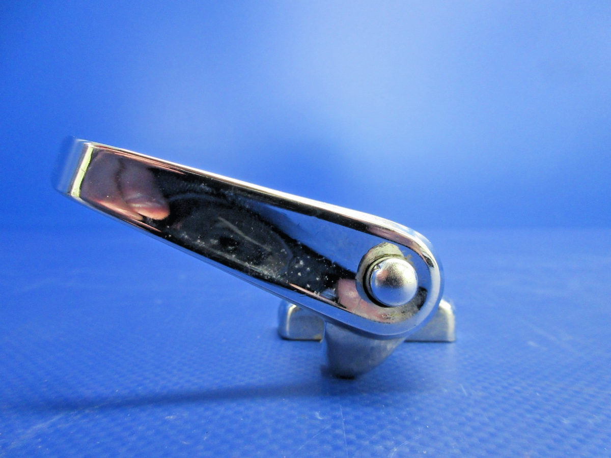 Cessna RH Cabin Door Window Latch & Striker Plate S1483-1, 0517002-1 (0926-859)5
